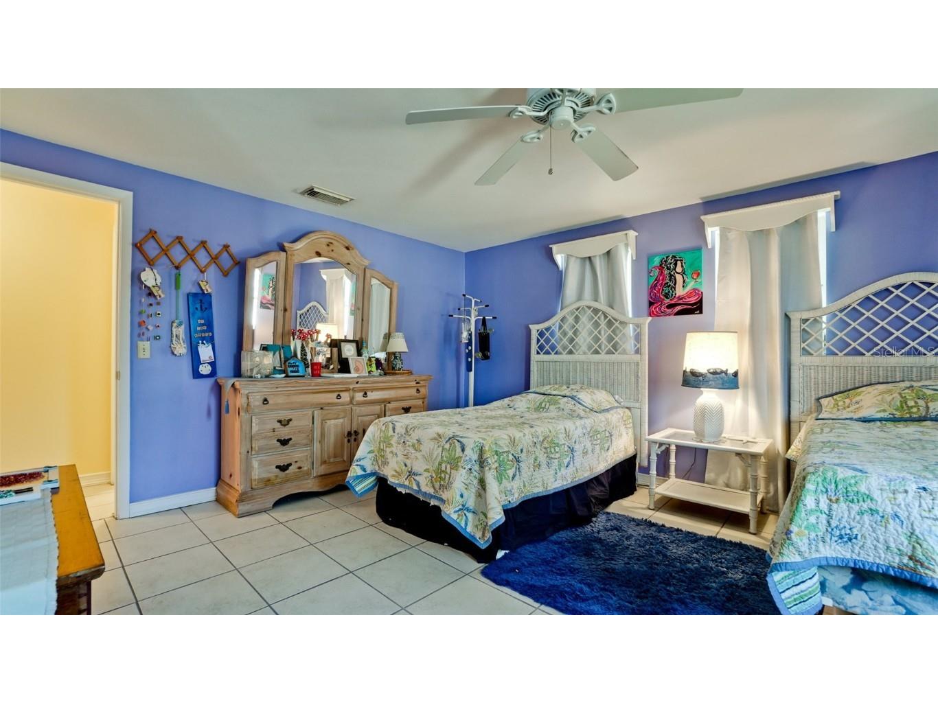 627 Concord Lane Holmes Beach FL 34217 A4674316 image34