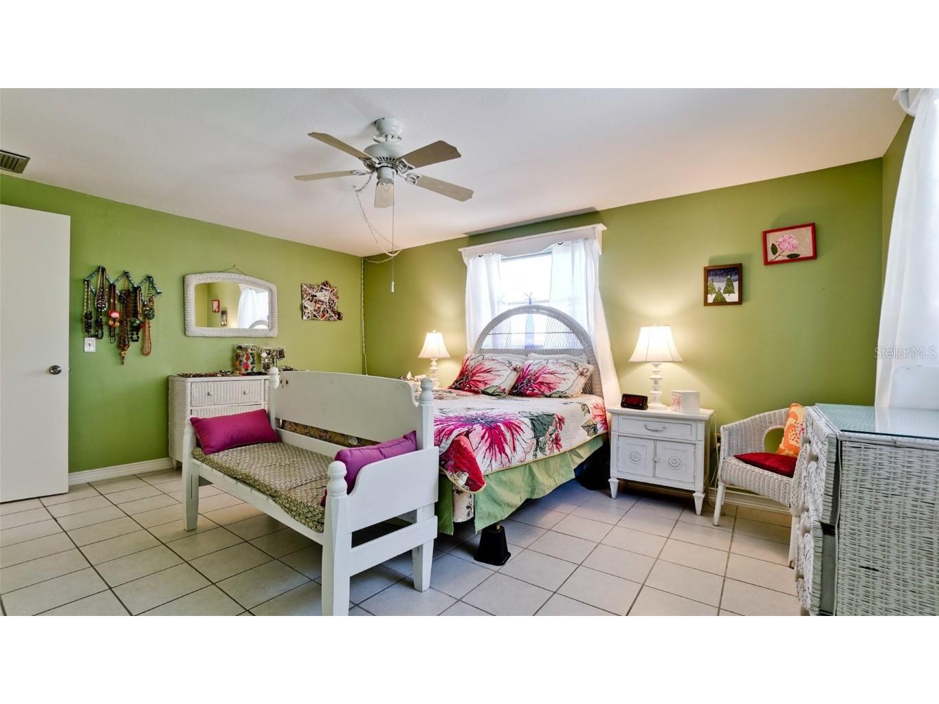 627 Concord Lane Holmes Beach FL 34217 A4674316 image38