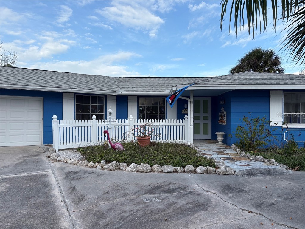 627 Concord Lane Holmes Beach FL 34217 A4674316 image4