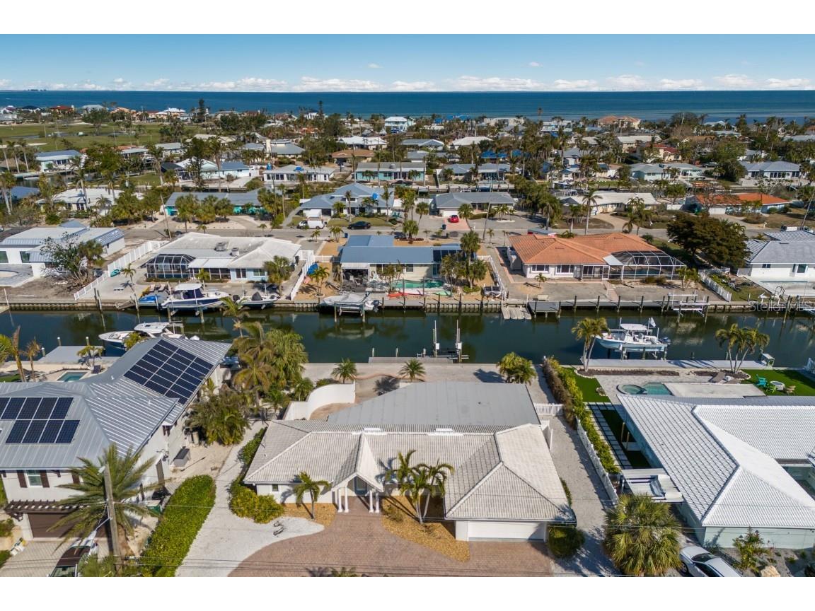 627 Dundee Ln Holmes Beach FL 34217 - CANAL TO BIMINI BAY TO TAMPA BAY AND THE GULF A4639134 image1