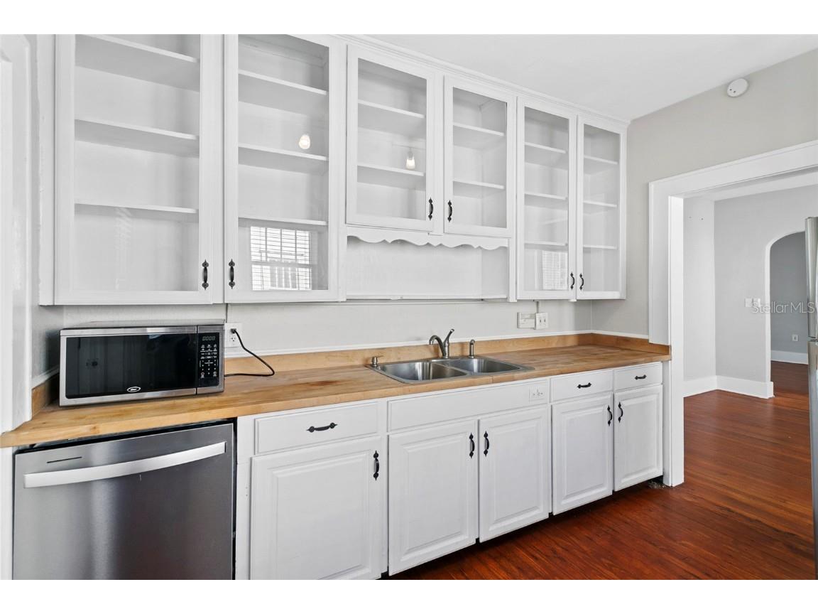 627 N Hyer Avenue Orlando FL 32803 O6279983 image6