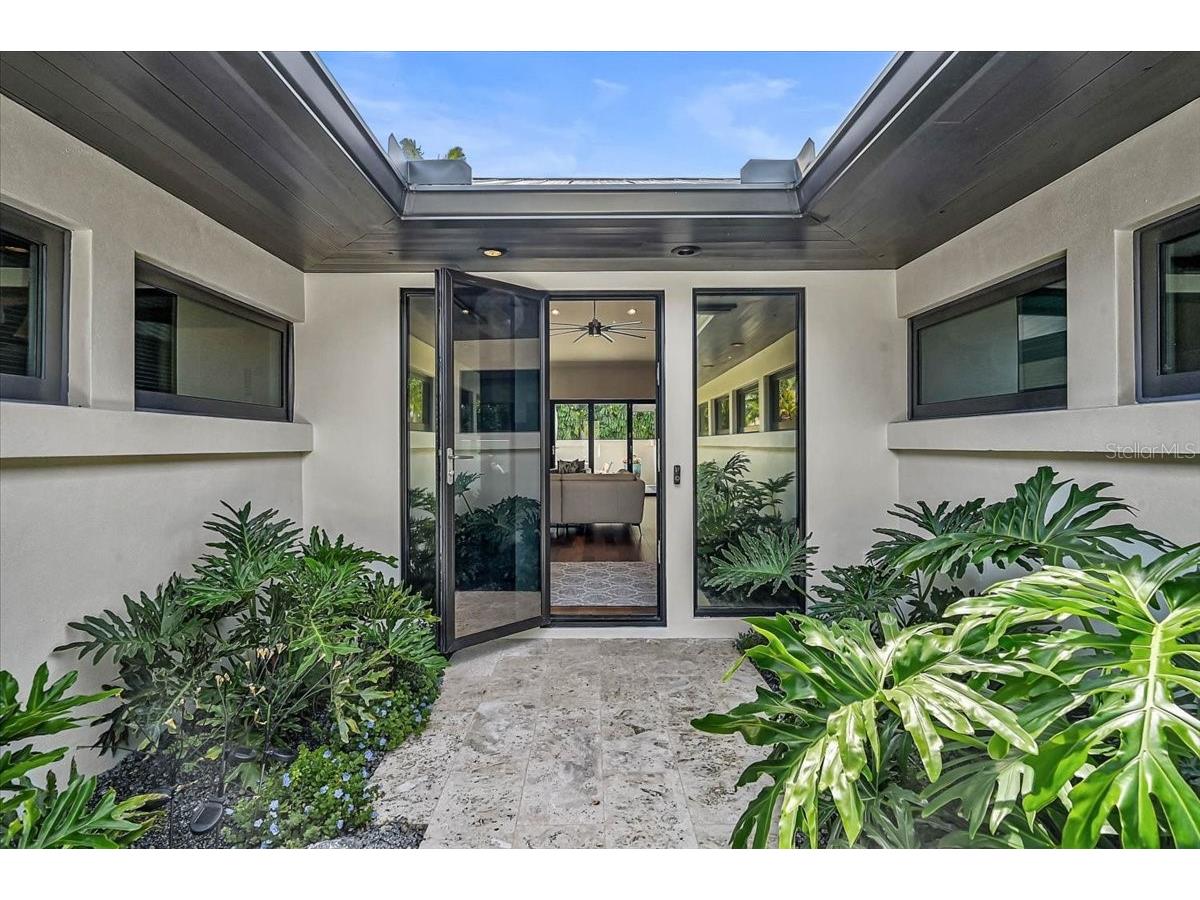 627 Owl Way Sarasota FL 34236 A4692769 image4