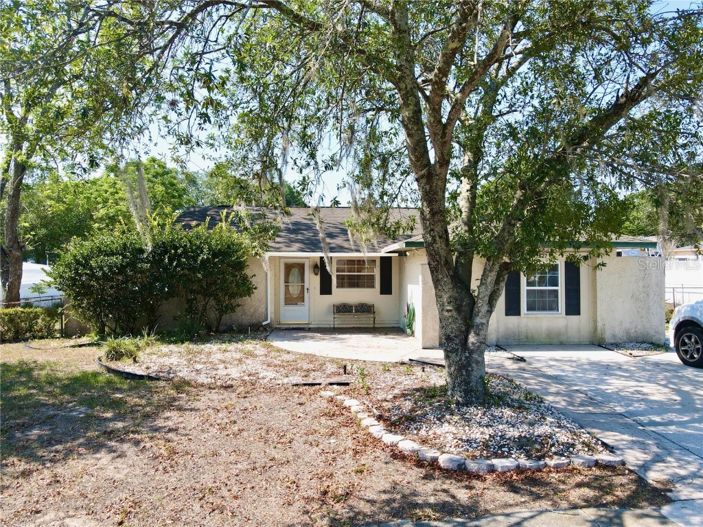 627 Red Robin Road Seffner FL 33584 T3446283 image1