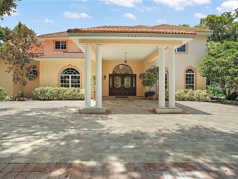 627 Yorktown Drive Leesburg FL 34748 - CHAIN OF LAKES O6371002 image2