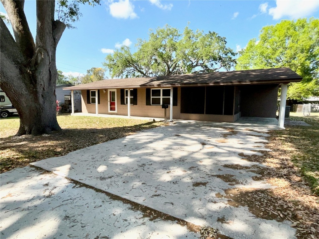 627 Young Place Lakeland FL 33803 L4935855 image1