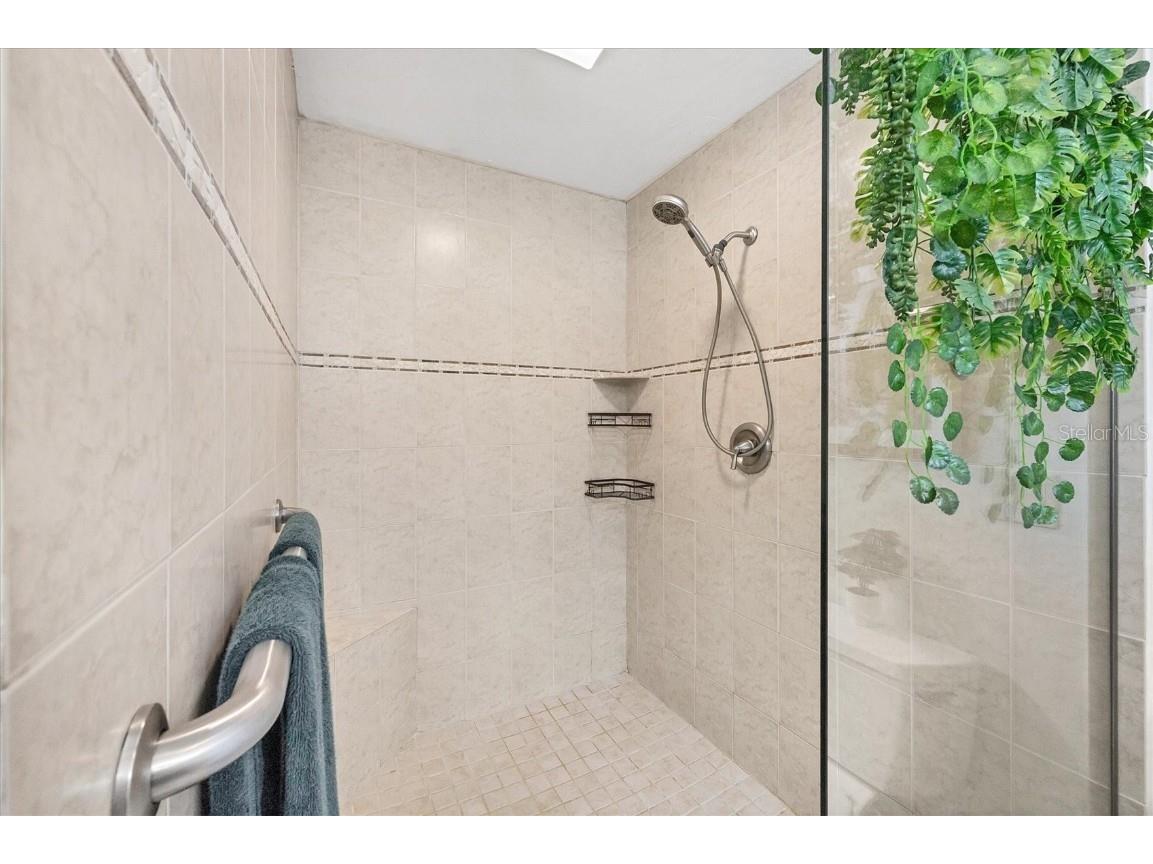 6271 Timber Lake Drive #G6 Sarasota FL 34243 A4660375 image20