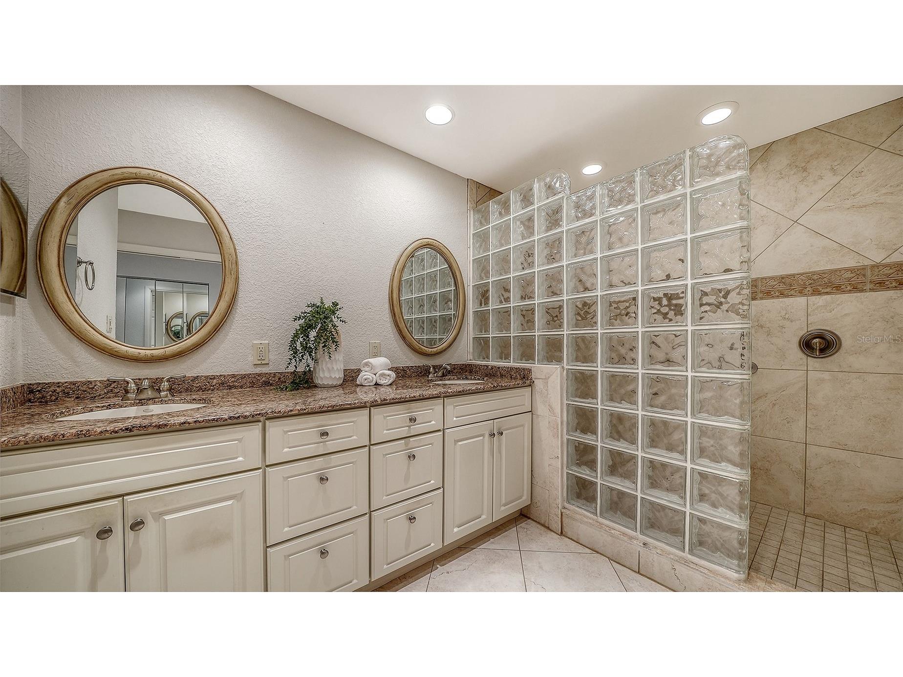 6275 Midnight Pass Road #6275 Sarasota FL 34242 - ROBERTS BAY INTRACOASTAL WAY A4682650 image24