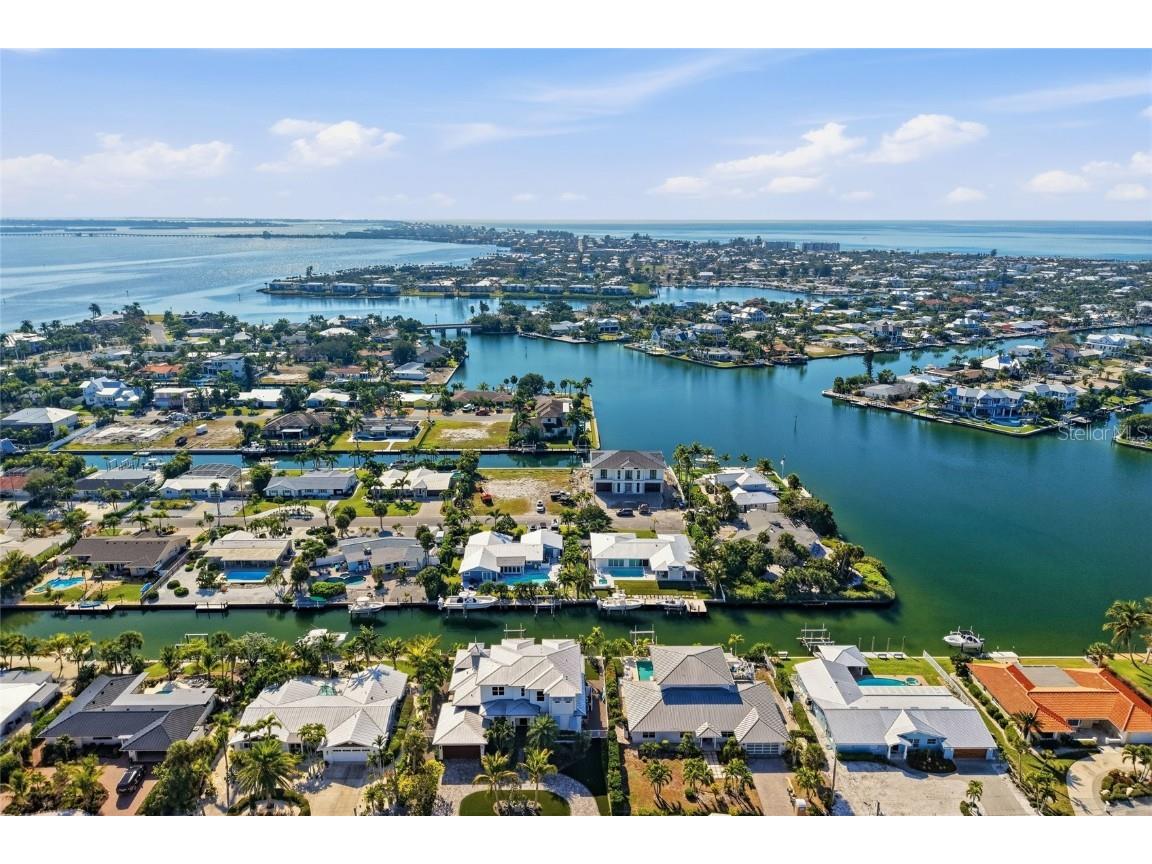 628 Dundee Lane Holmes Beach FL 34217 A4672773 image4