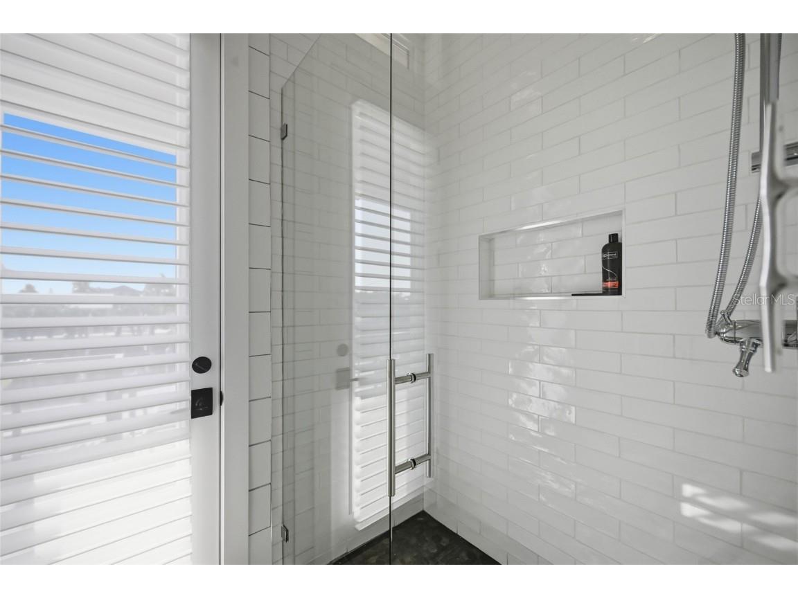 628 Dundee Lane Holmes Beach FL 34217 A4672773 image40