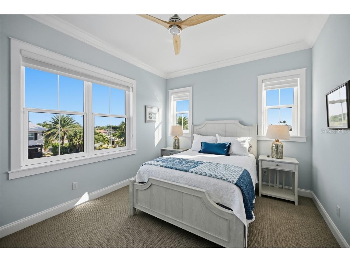 628 Dundee Lane Holmes Beach FL 34217 A4672773 image43