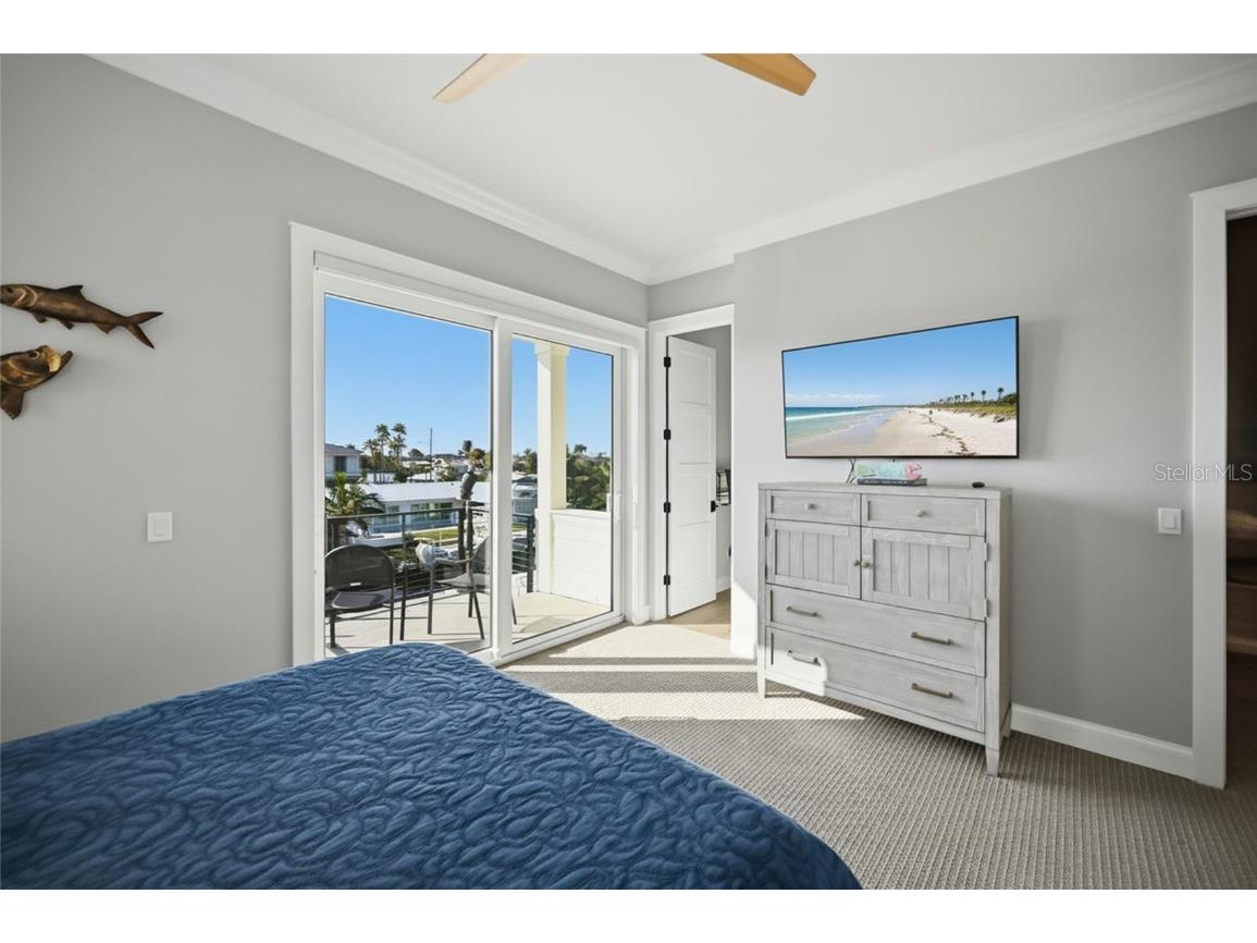 628 Dundee Lane Holmes Beach FL 34217 A4672773 image47