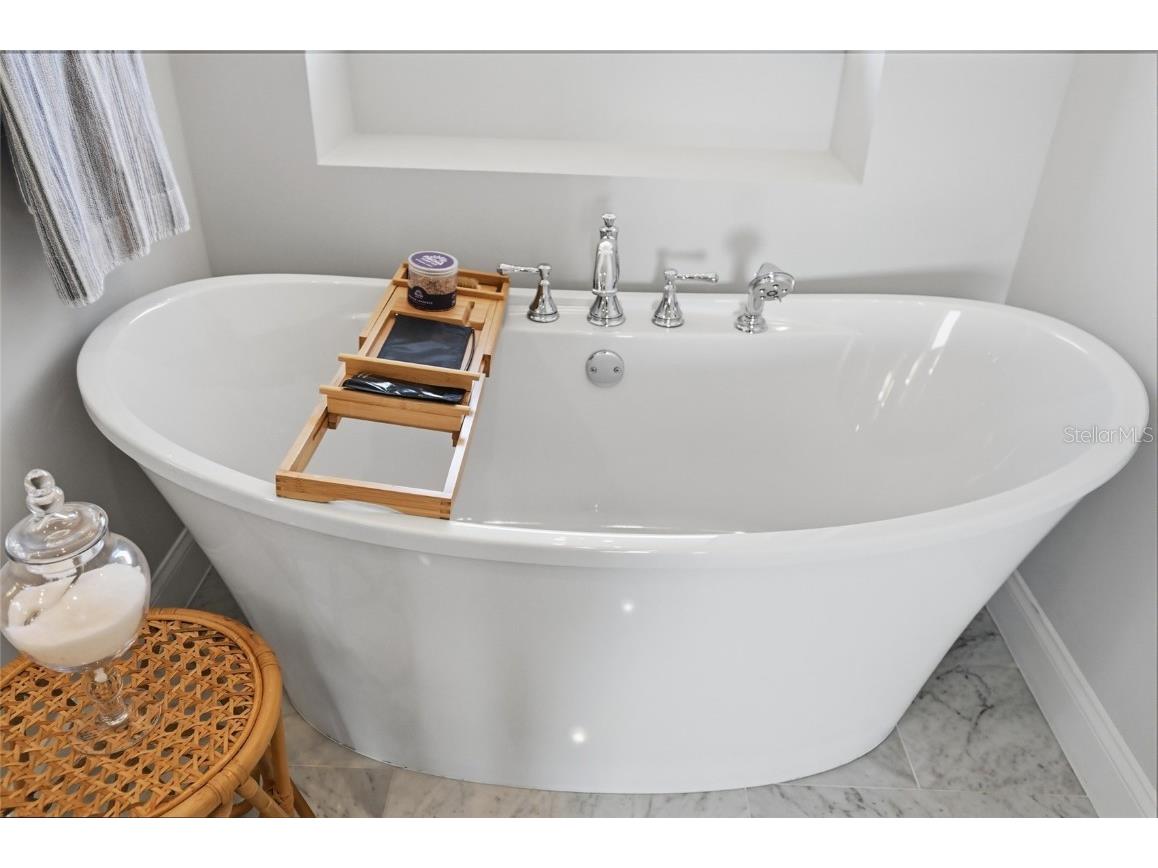 628 Dundee Lane Holmes Beach FL 34217 A4672773 image58