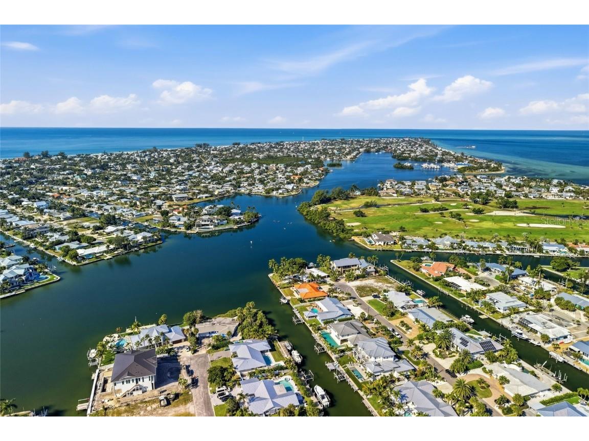 628 Dundee Lane Holmes Beach FL 34217 A4672773 image7