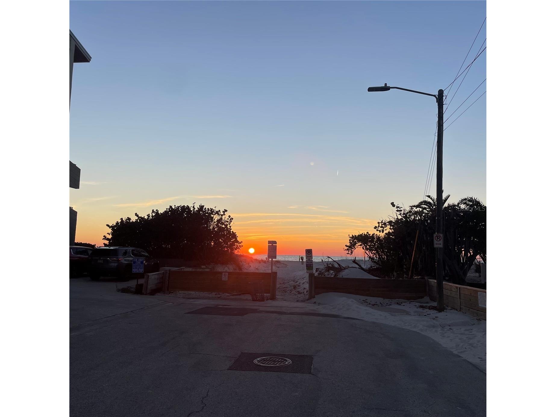 628 Mandalay Avenue Clearwater Beach FL 33767 TB8441936 image2