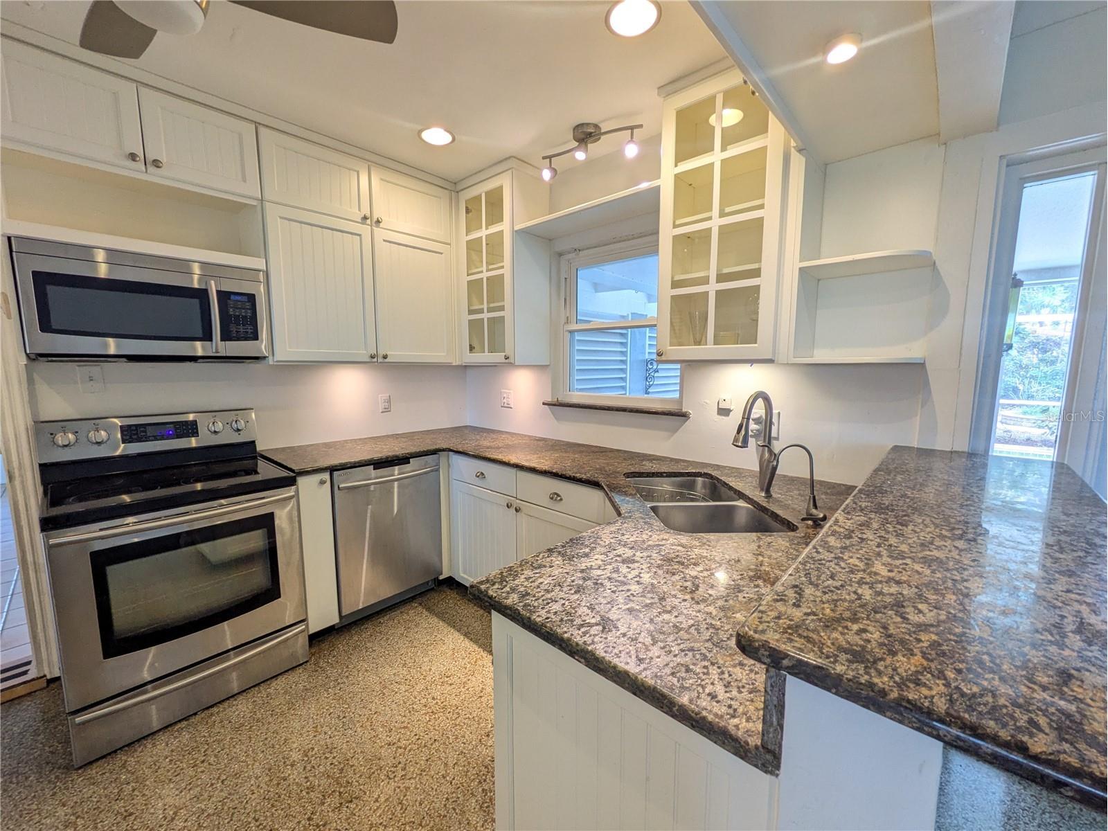 6280 Uplands Boulevard Sarasota FL 34243 - SARASOTA BAY A4679490 image5