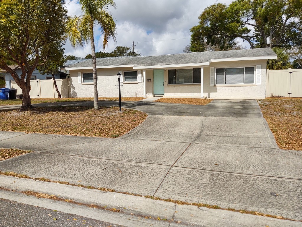 6281 40th Avenue N Saint Petersburg FL 33709 U8192164 image1