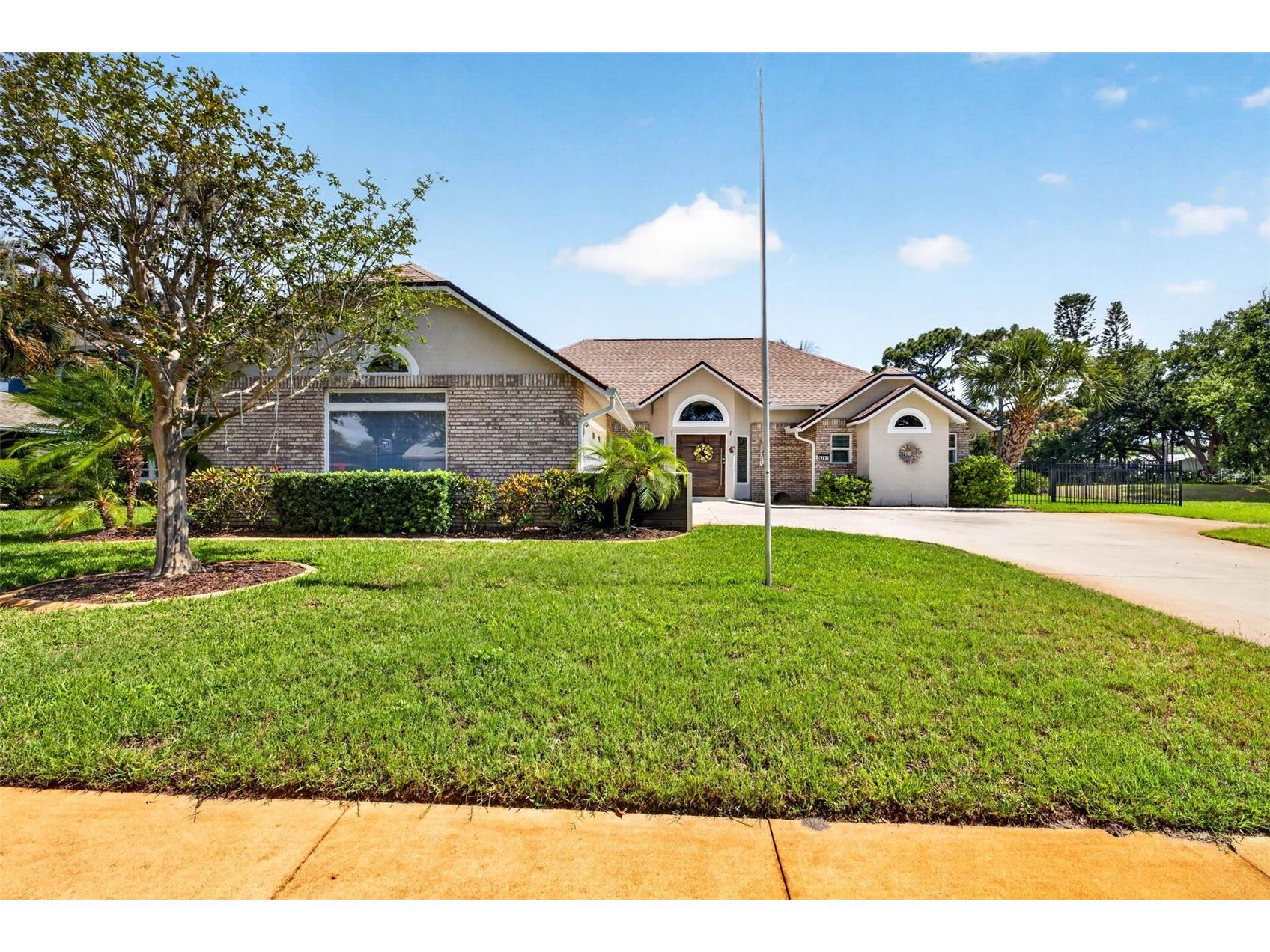 6282 Bonaventure Court Sarasota FL 34243 TB8509376 image2