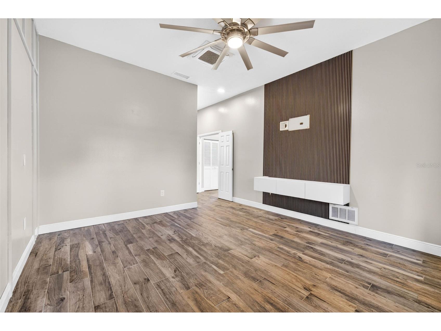 6282 Bonaventure Court Sarasota FL 34243 TB8509376 image37