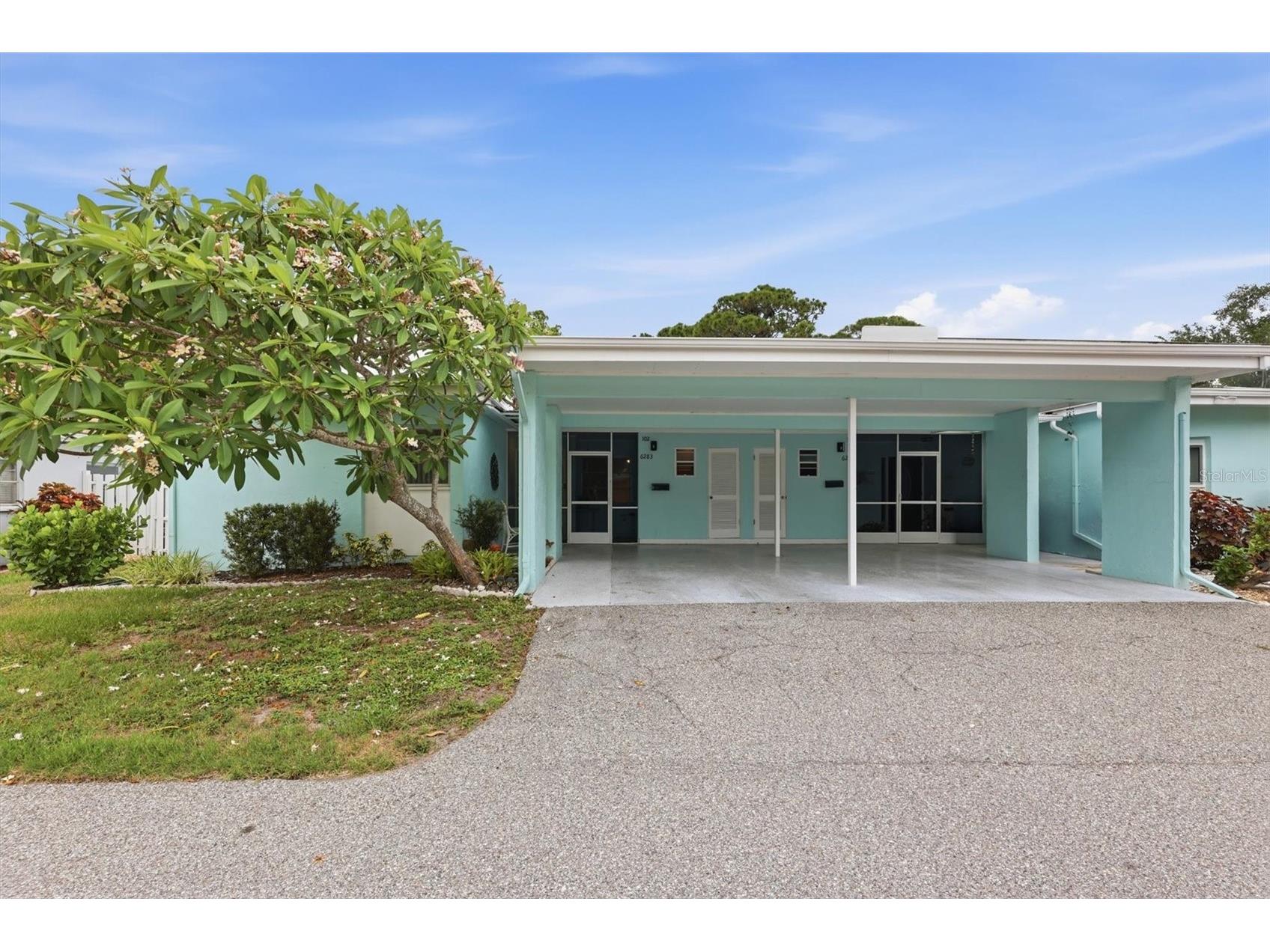 6283 Green View Circle S #102 Sarasota FL 34231 D6147713 image1