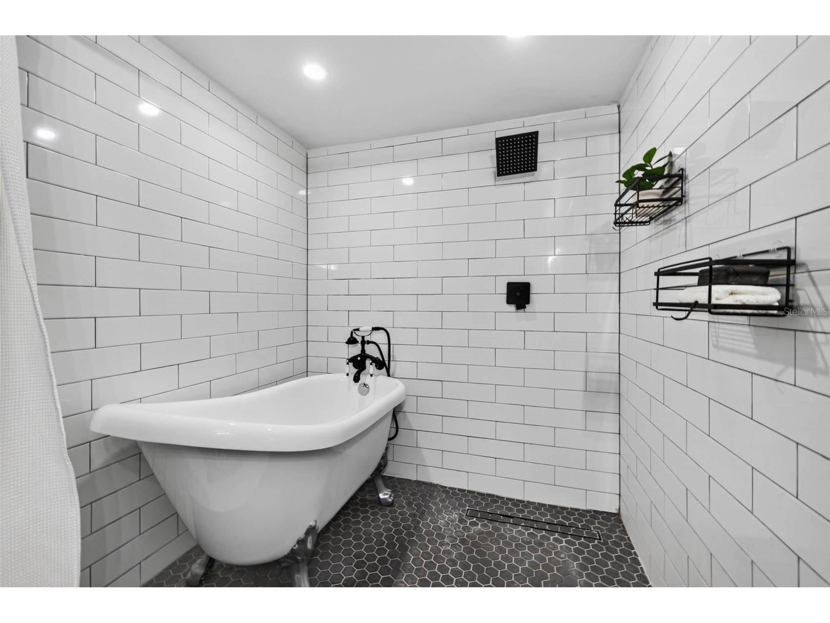 629 6th Avenue N Saint Petersburg FL 33701 TB8526927 image19
