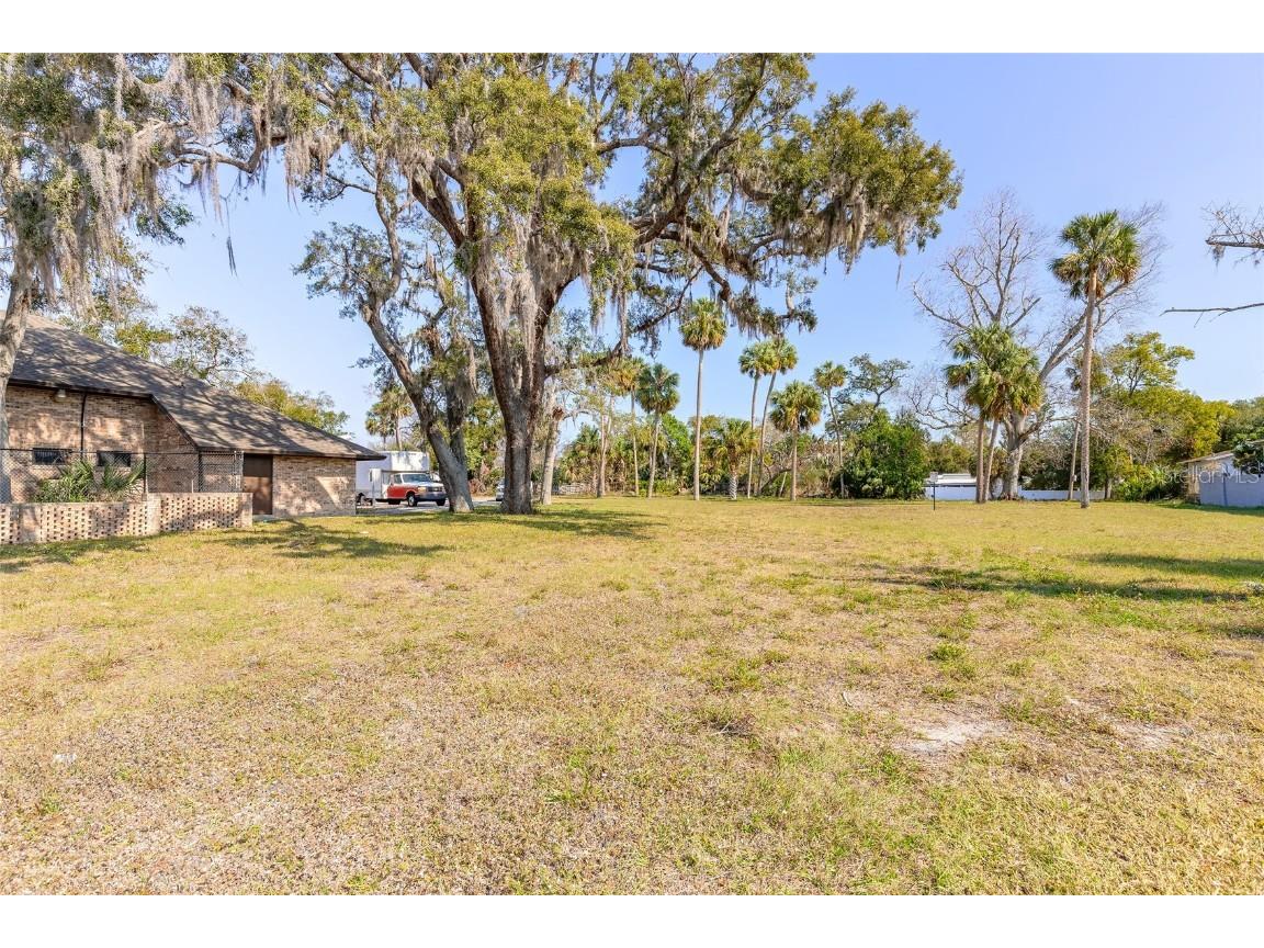 629 N Ridgewood Avenue Daytona Beach FL 32114 V4940829 image1
