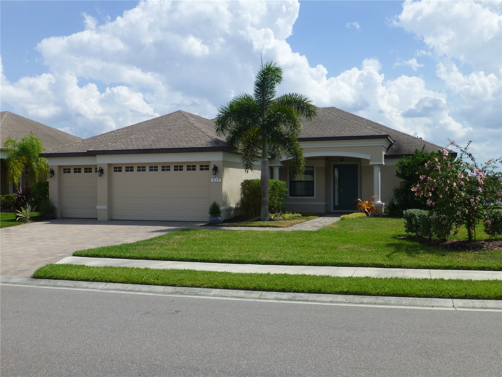 629 Rosemary Circle Bradenton FL 34212 A4678639 image1