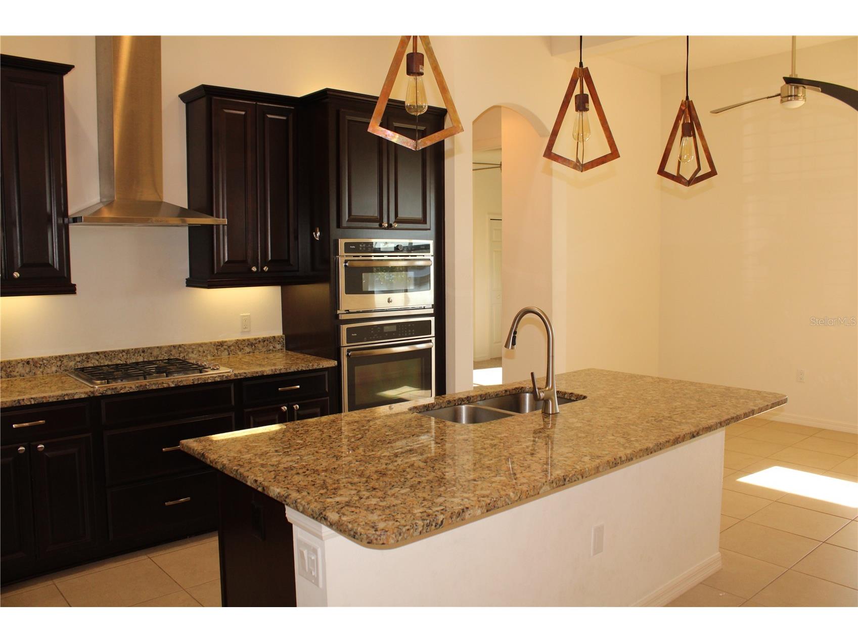 629 Rosemary Circle Bradenton FL 34212 A4678639 image4