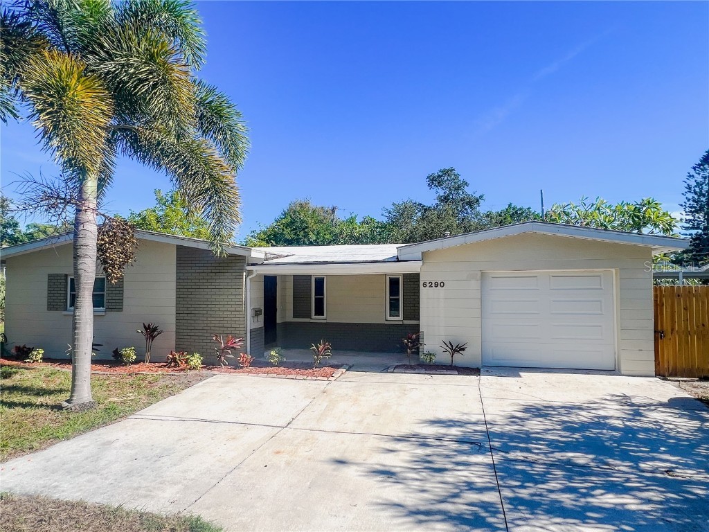 6290 22nd Street S Saint Petersburg FL 33712 U8221670 image1