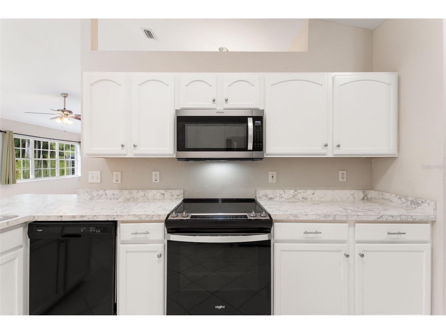 6294 Arborea Drive Indian Lake Estates FL 33855 - LAKE WALK IN WATER P4938029 image15