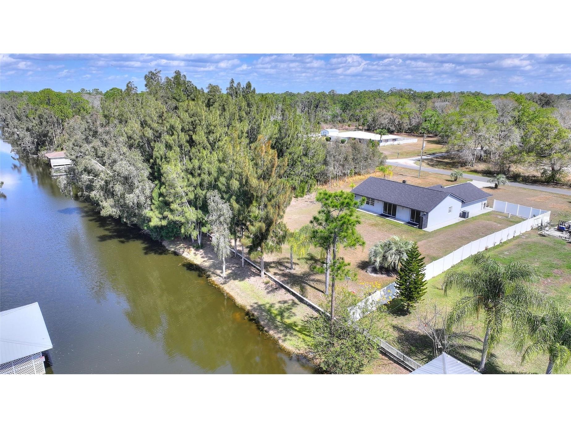 6294 Arborea Drive Indian Lake Estates FL 33855 - LAKE WALK IN WATER P4938029 image2