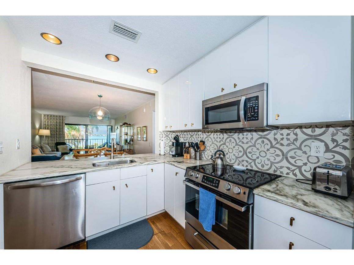 6295 Bahia Del Mar Circle #216 Saint Petersburg FL 33715 U8240429 image5