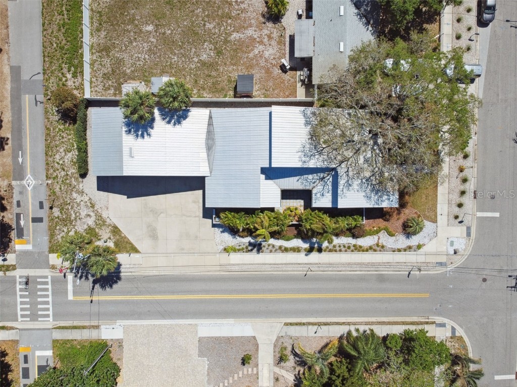 63 Broadway Dunedin FL 34698 U8235349 image1