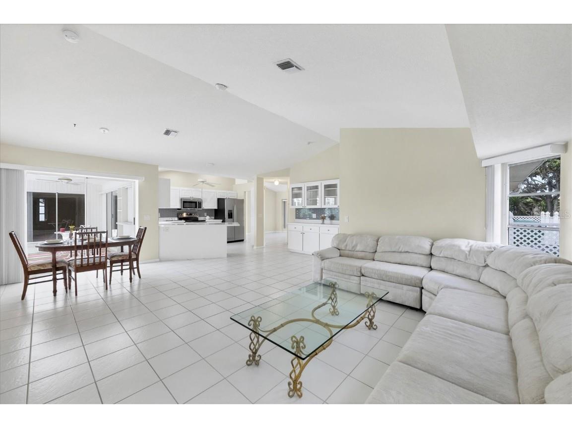 63 Clubhouse Road Rotonda West FL 33947 D6143320 image12