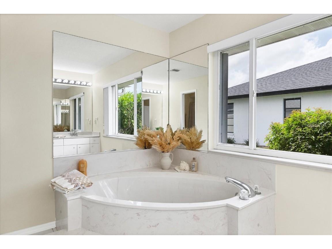 63 Clubhouse Road Rotonda West FL 33947 D6143320 image16