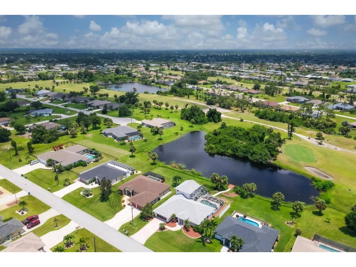 63 Clubhouse Road Rotonda West FL 33947 D6143320 image2