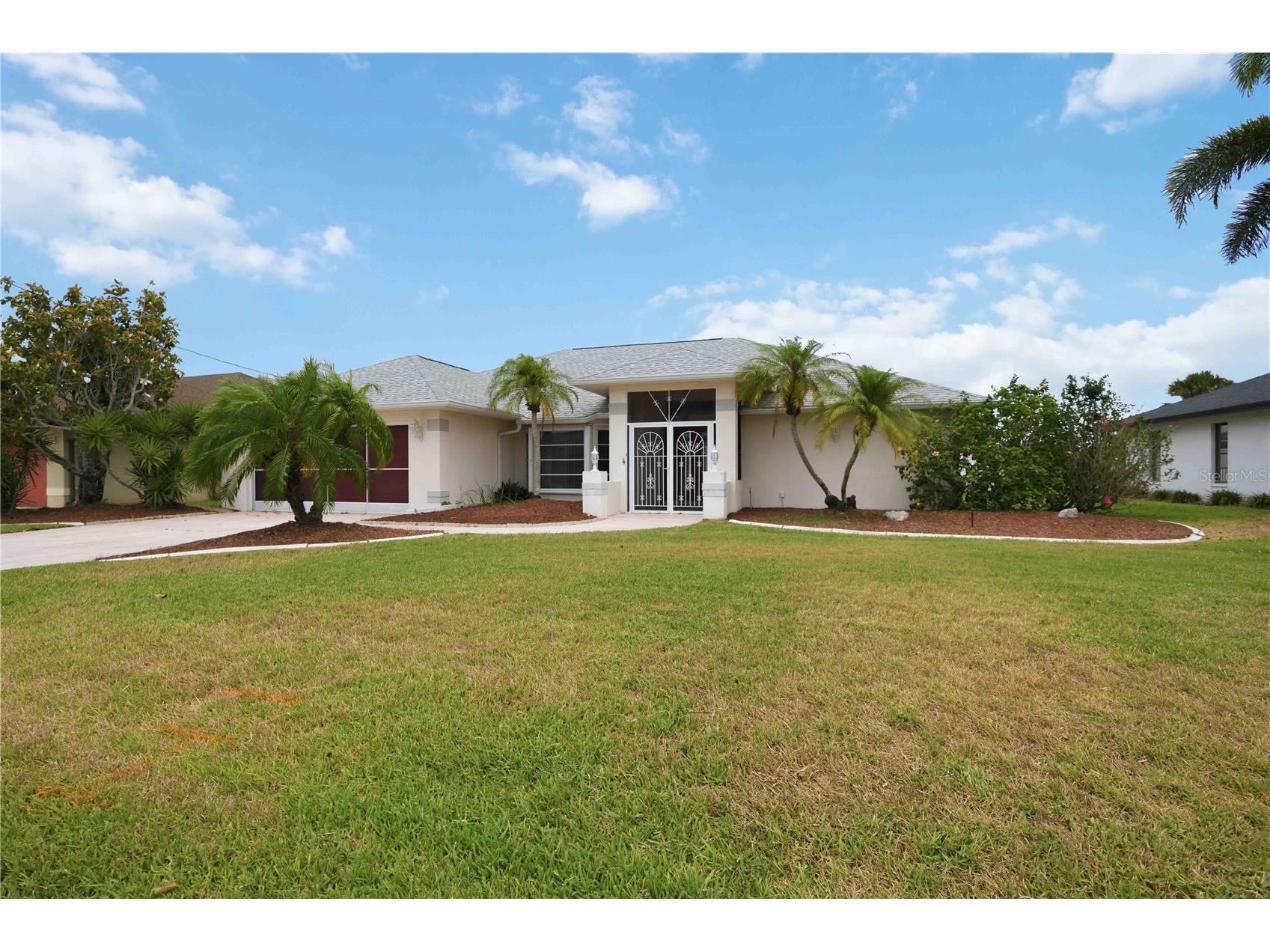 63 Clubhouse Road Rotonda West FL 33947 D6147837 image2