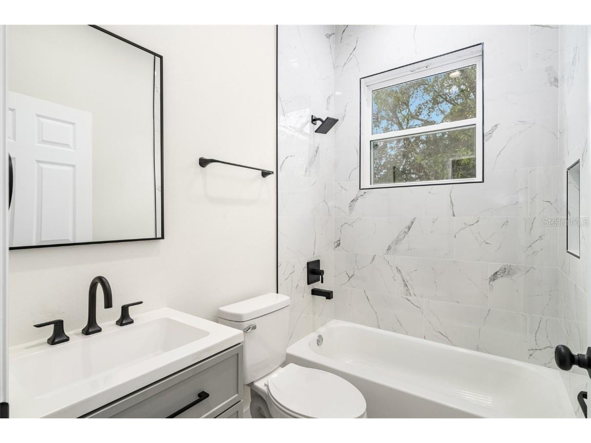 63 Guava Place Drive Ocklawaha FL 32179 OM708819 image21