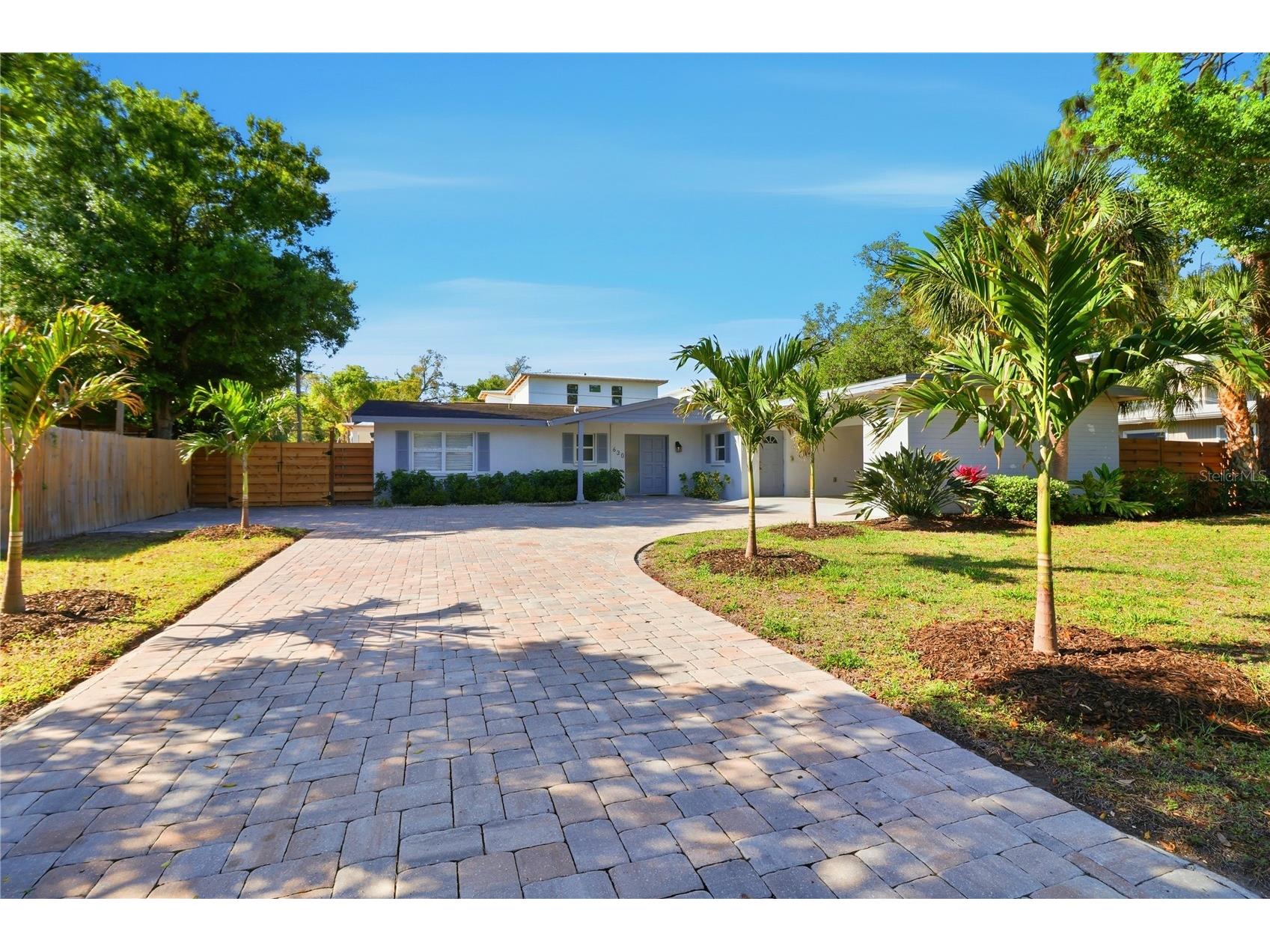 630 Corwood Drive Sarasota FL 34234 A4690643 image1