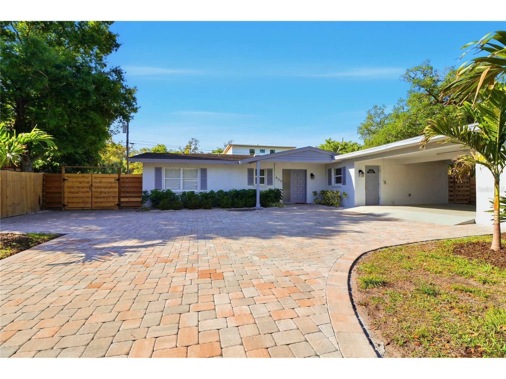 630 Corwood Drive Sarasota FL 34234 A4690643 image2