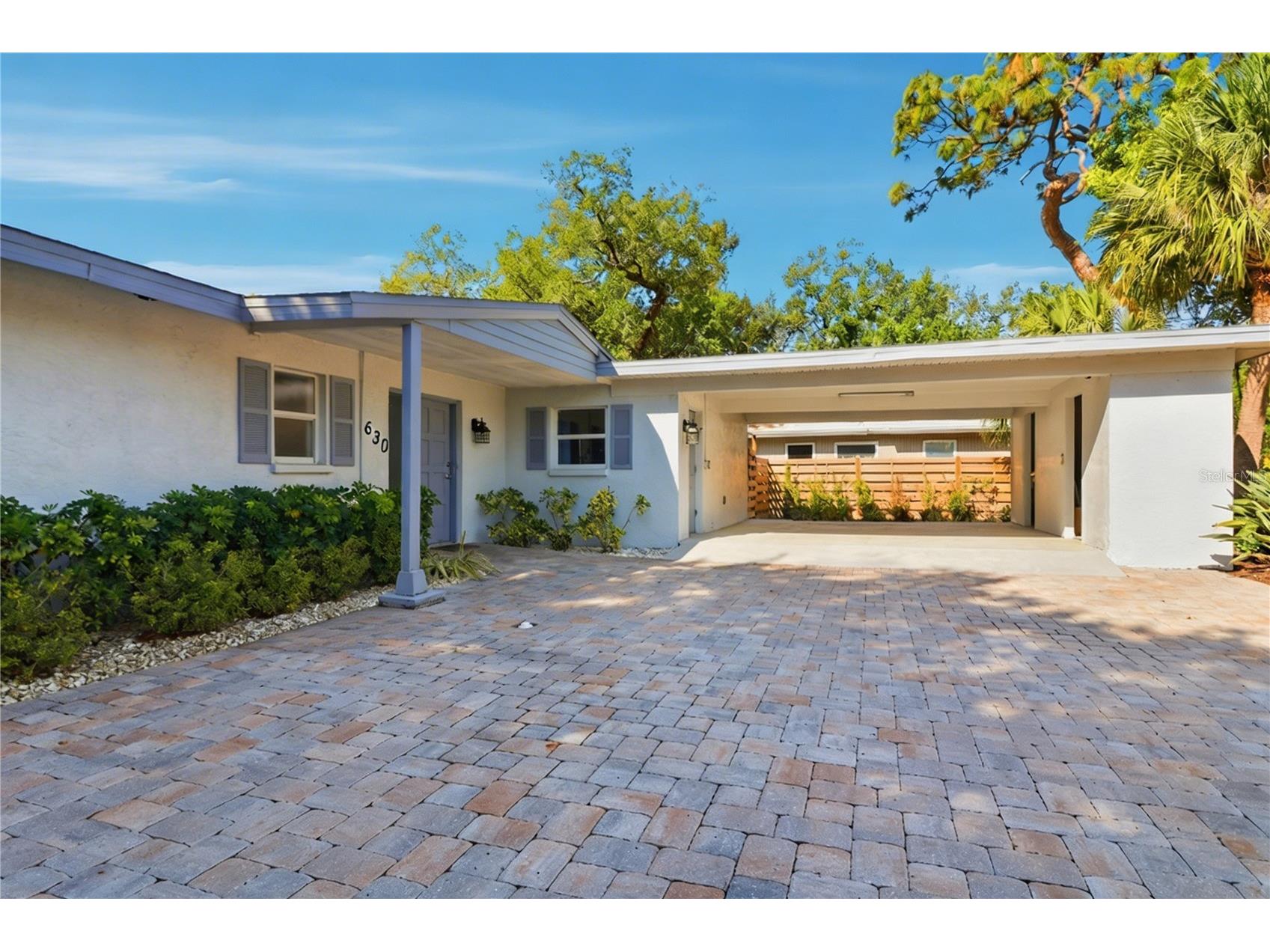 630 Corwood Drive Sarasota FL 34234 A4690643 image4