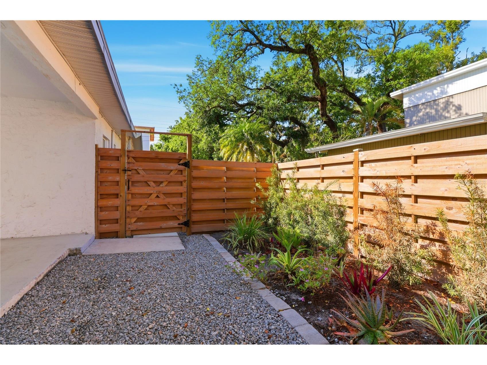 630 Corwood Drive Sarasota FL 34234 A4690643 image7