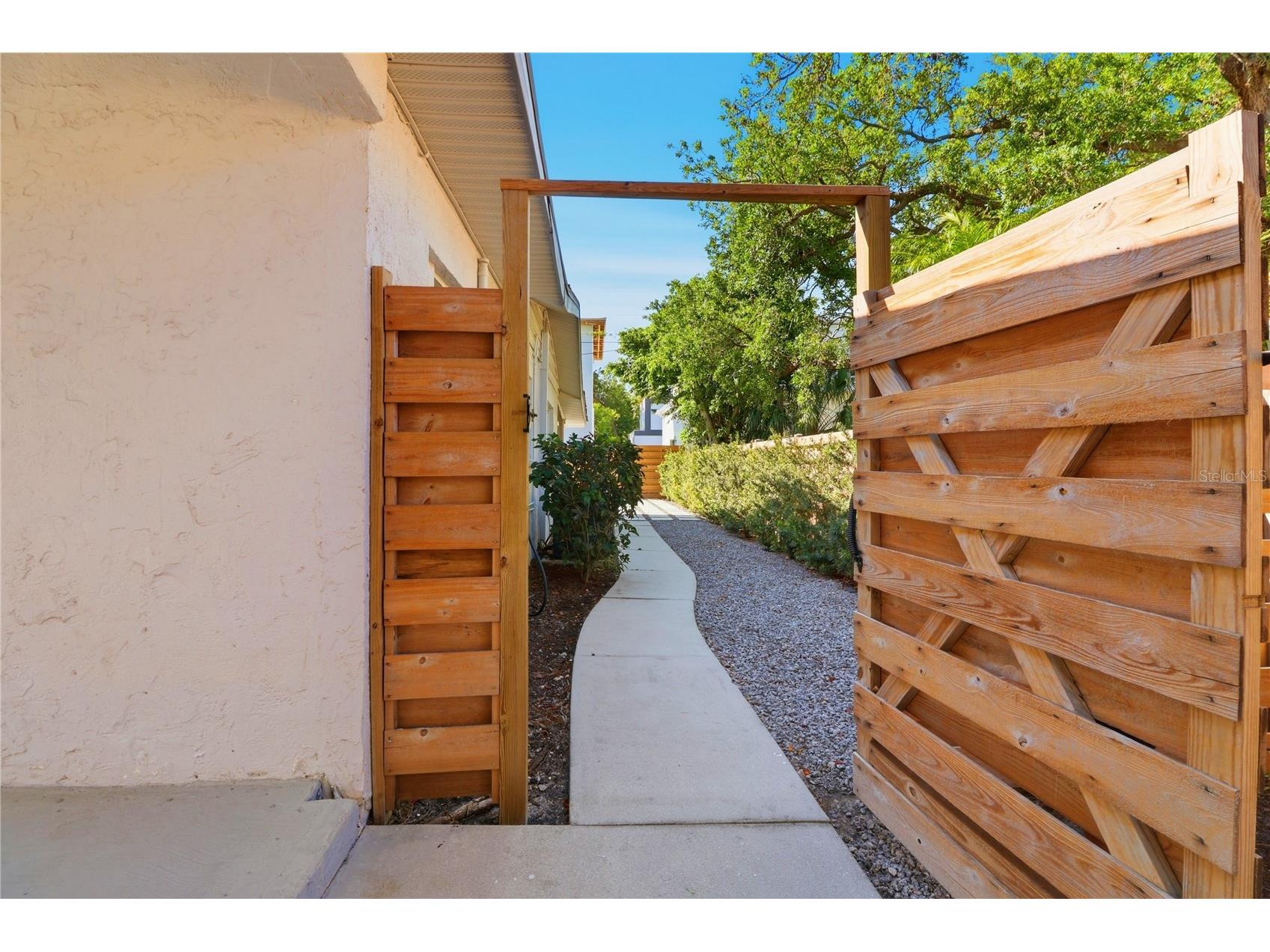 630 Corwood Drive Sarasota FL 34234 A4690643 image8