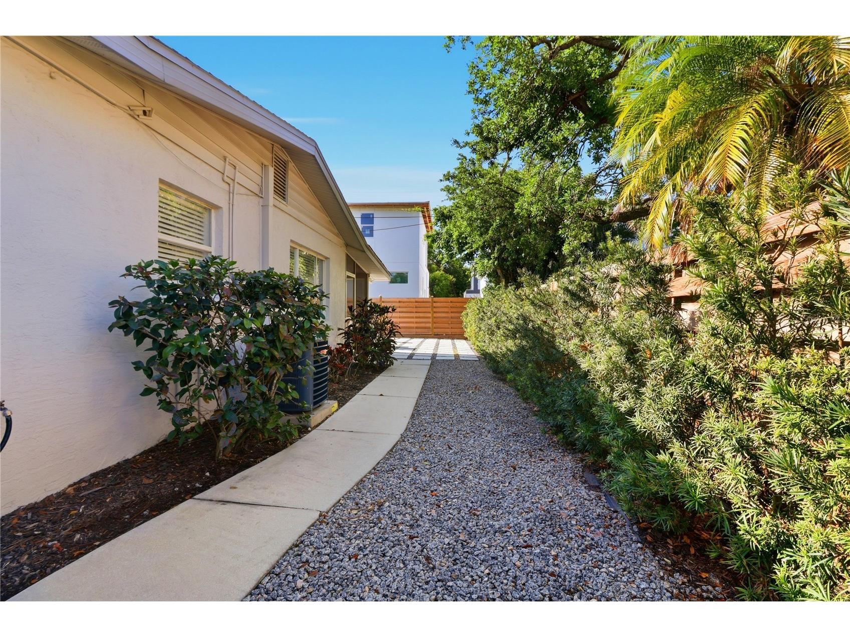 630 Corwood Drive Sarasota FL 34234 A4690643 image9