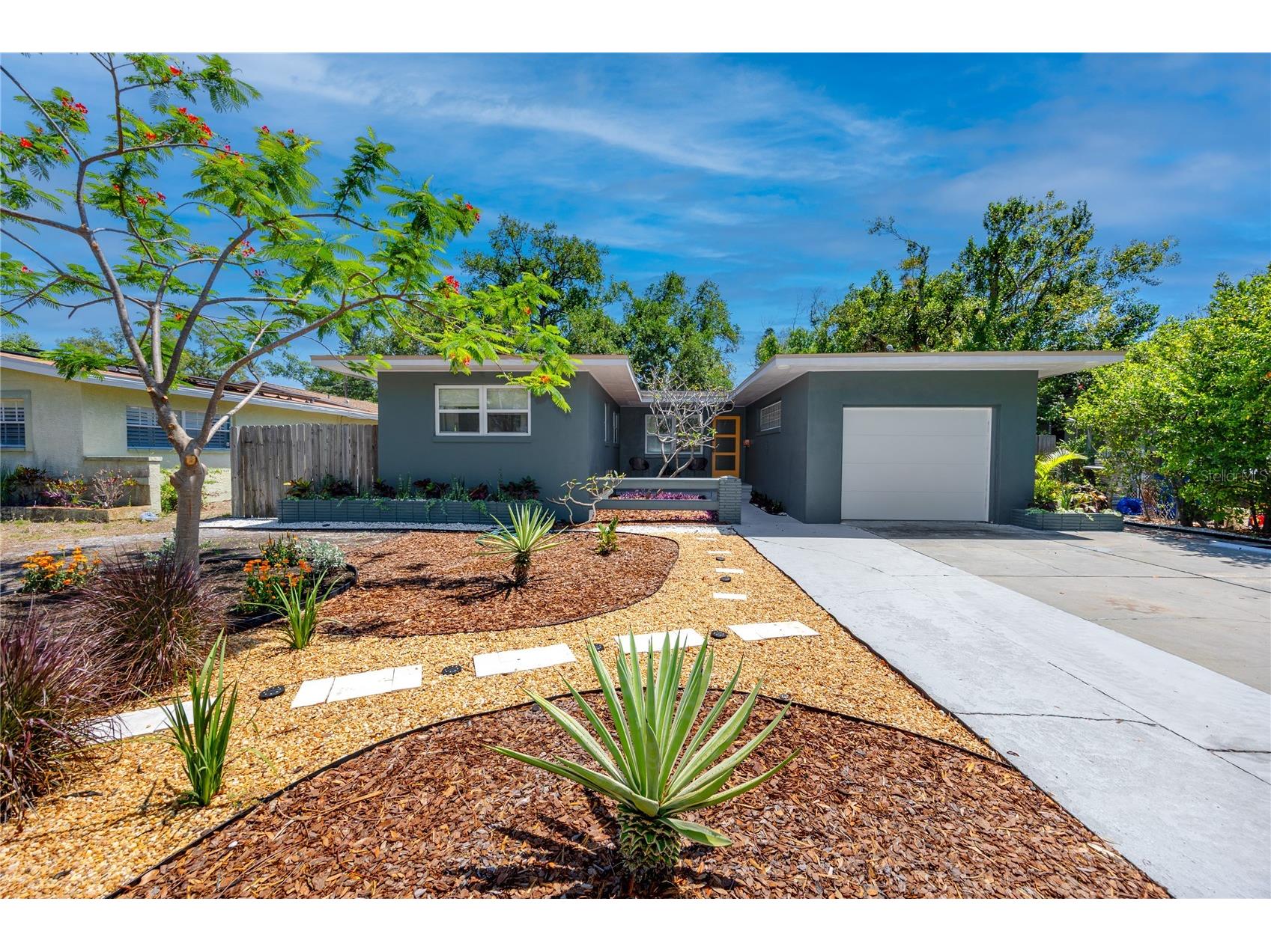 630 Jasmine Way S Saint Petersburg FL 33705 TB8504812 image1