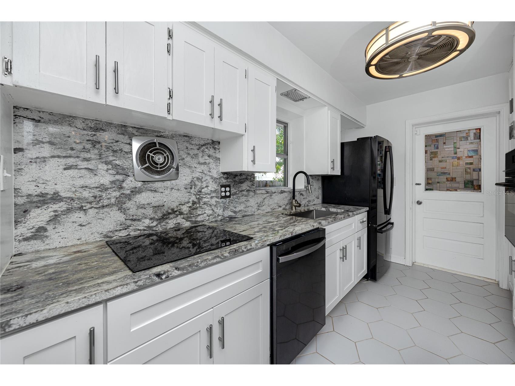 630 Jasmine Way S Saint Petersburg FL 33705 TB8504812 image3