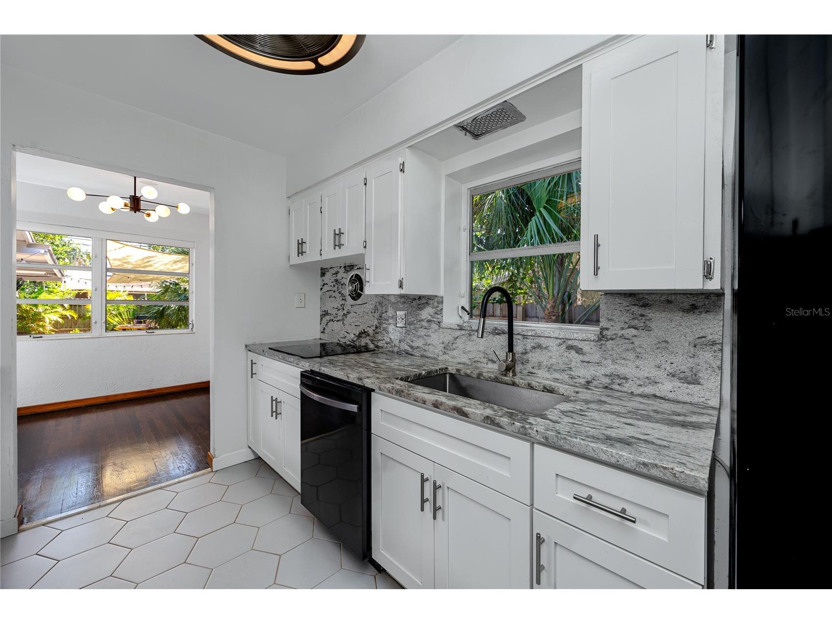 630 Jasmine Way S Saint Petersburg FL 33705 TB8504812 image5