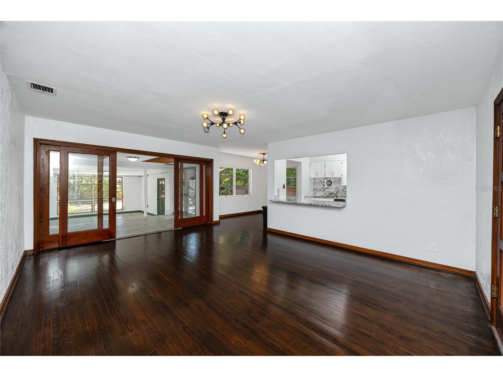 630 Jasmine Way S Saint Petersburg FL 33705 TB8504812 image8