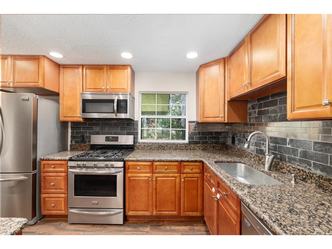 630 NW 34th Street Gainesville FL 32607 GC534777 image15