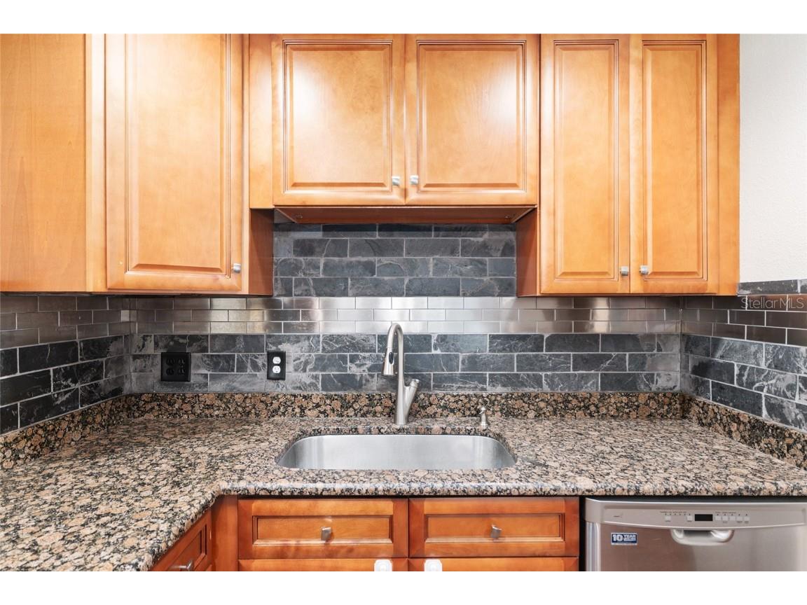 630 NW 34th Street Gainesville FL 32607 GC534777 image18