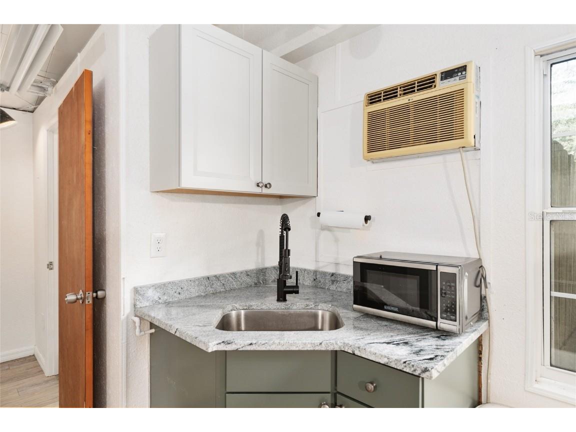 630 NW 34th Street Gainesville FL 32607 GC534777 image46